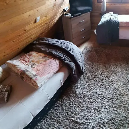 Vikendica 1974 度假居 亚霍里纳
